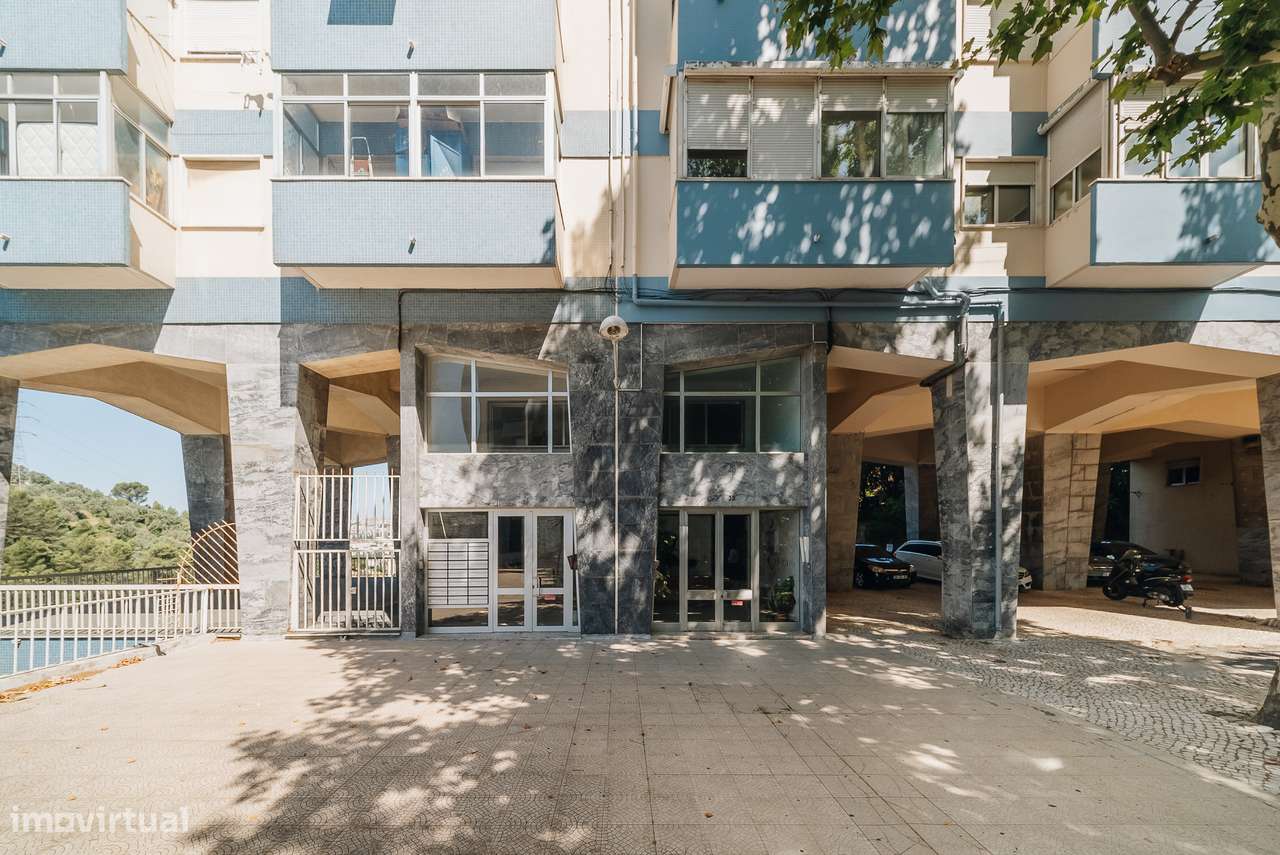 Apartamento T3 Totalmente Remodelado em Santa Clara | Varanda-19