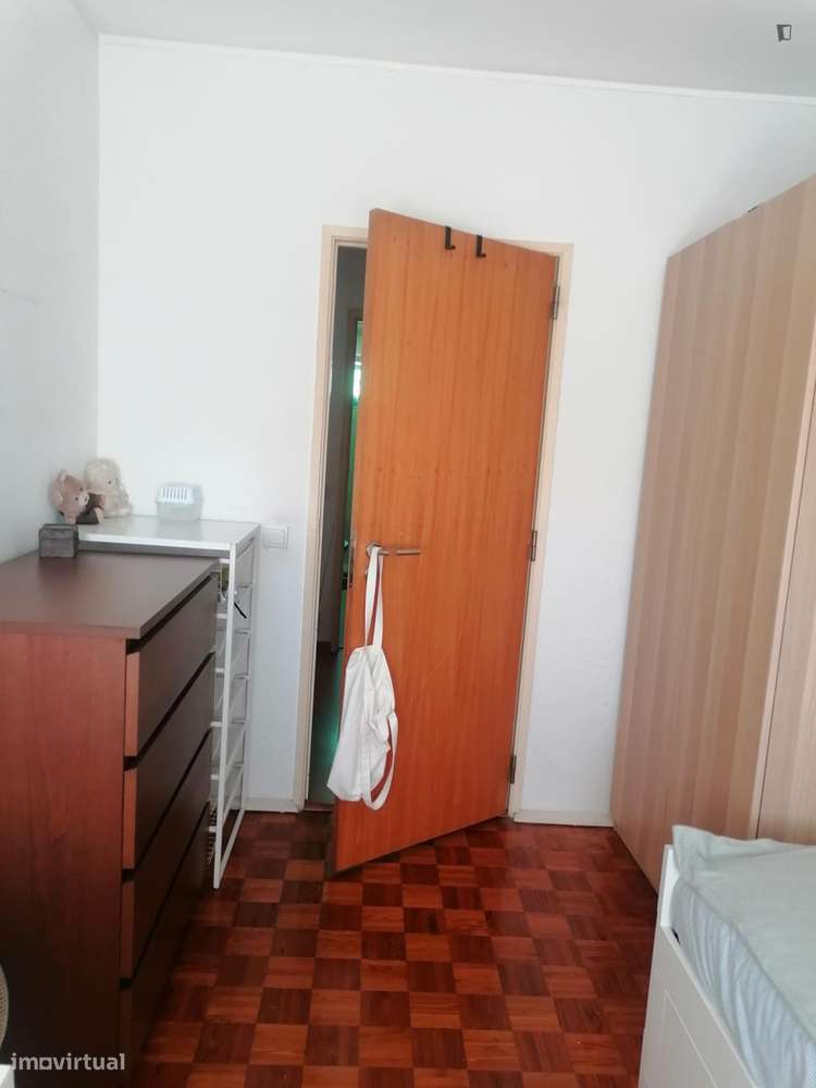 Quarto - localizado em Oeiras Lisbon - Grande imagem: 2/6