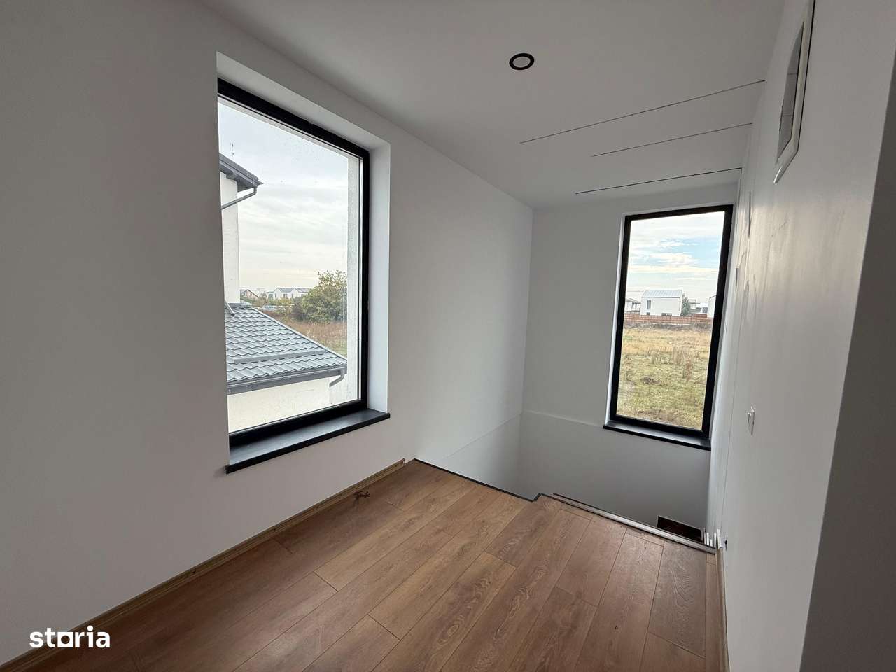 Vila individuala 4 camere Tunari I Teren 300 mp - Imagine principală: 4/12