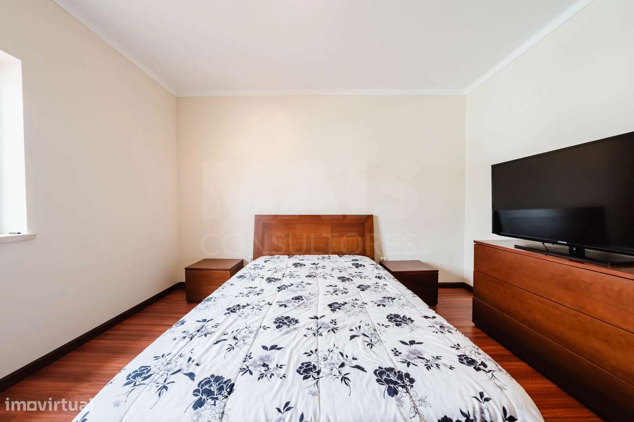 Moradia T4 com Charme em Olho Marinho | 260m² | Lote 734m²-35