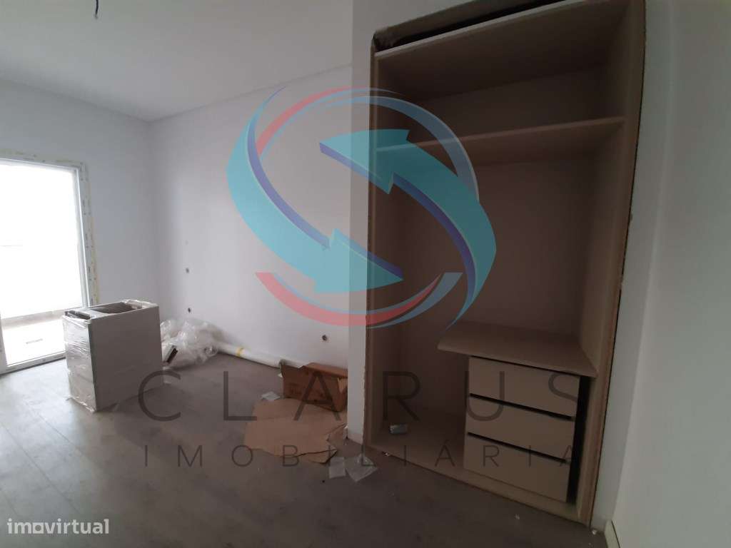 Apartamento T2 em Santa Marta do Pinhal - Grande imagem: 2/5