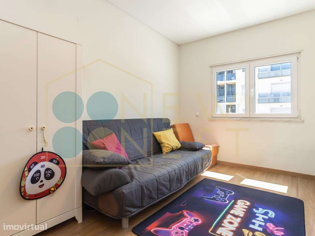 Apartamento T4 com Terraço, 3 varandas, 2 Parqueamentos e Arrecadaç...-32
