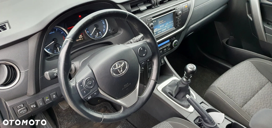 Toyota Auris 1.6 Premium - 20