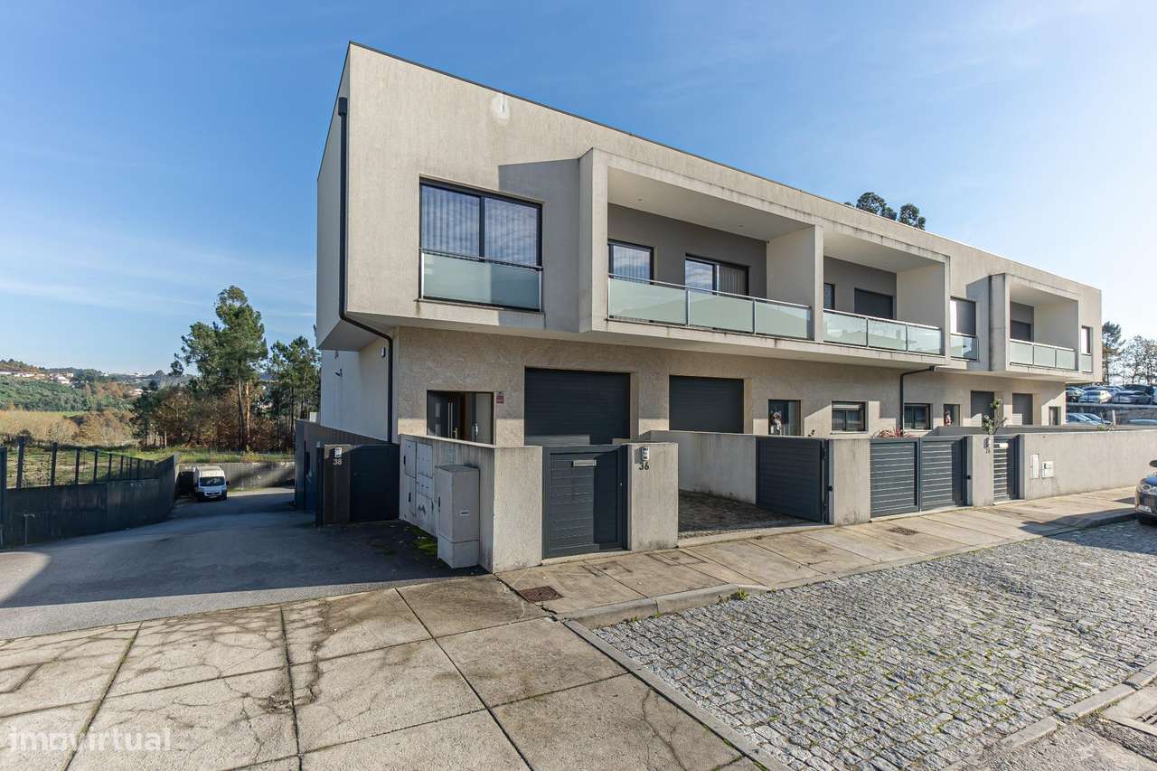 Moradia T3 em Lousada | Terraço e Garagem-43