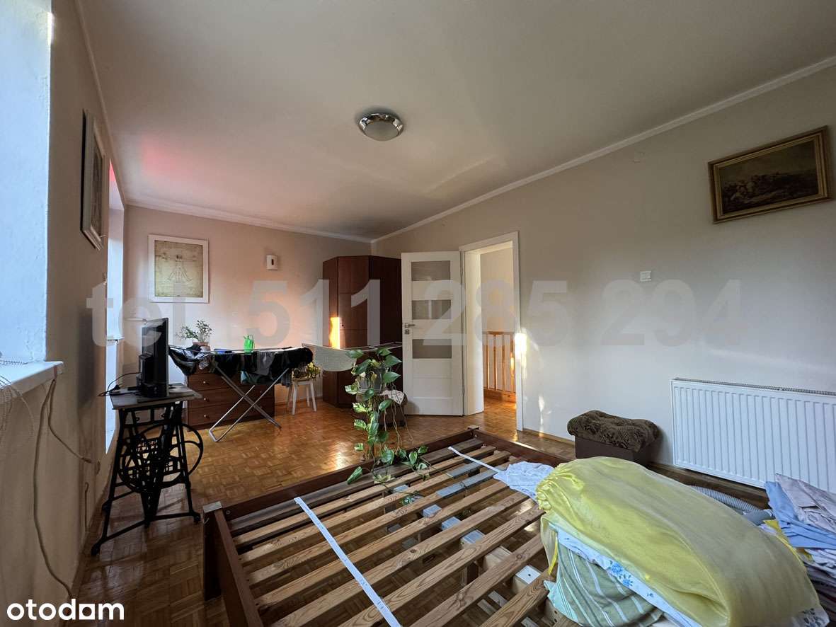 Dom wolnostojący, zielona okolica, klimatyczna działka.-12