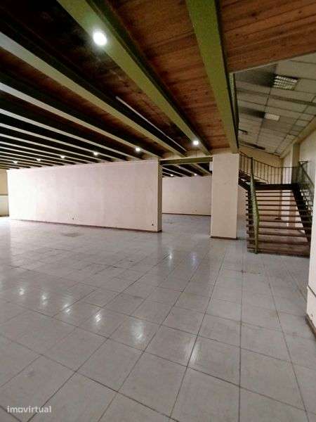 Arrenda-se Espaço Comercial com 1.000m² às Portas de Lisboa - Grande imagem: 4/10