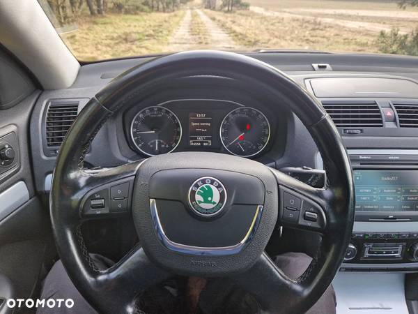 Skoda Octavia Combi 2.0 TDI DPF 4x4 Scout - 10