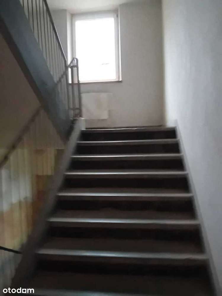 Duży budynek na sprzedaż. Idealny pod inwestycje.-15