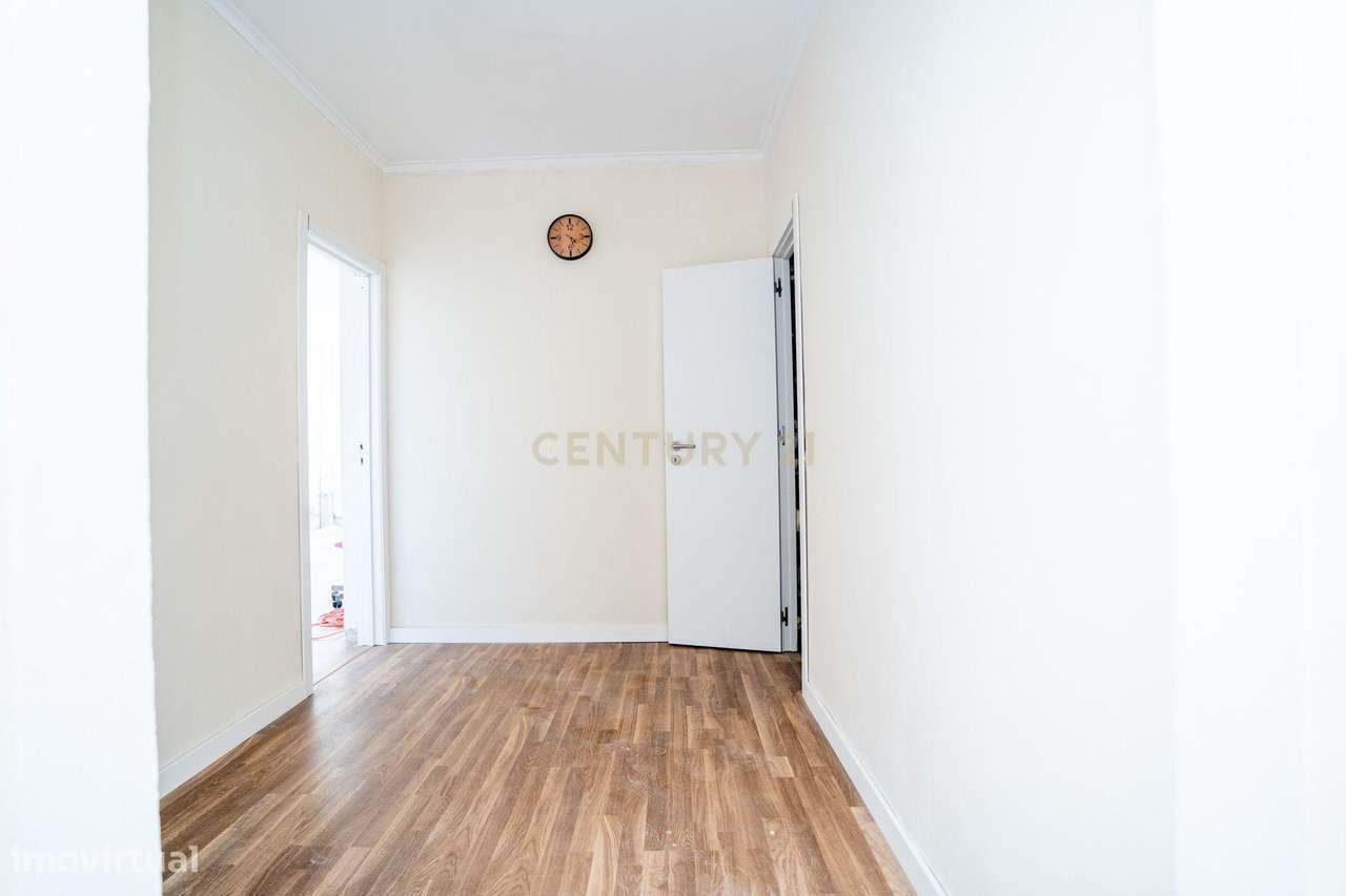 Apartamento T2 em remodelação | Casal de São Brás | Amadora-15
