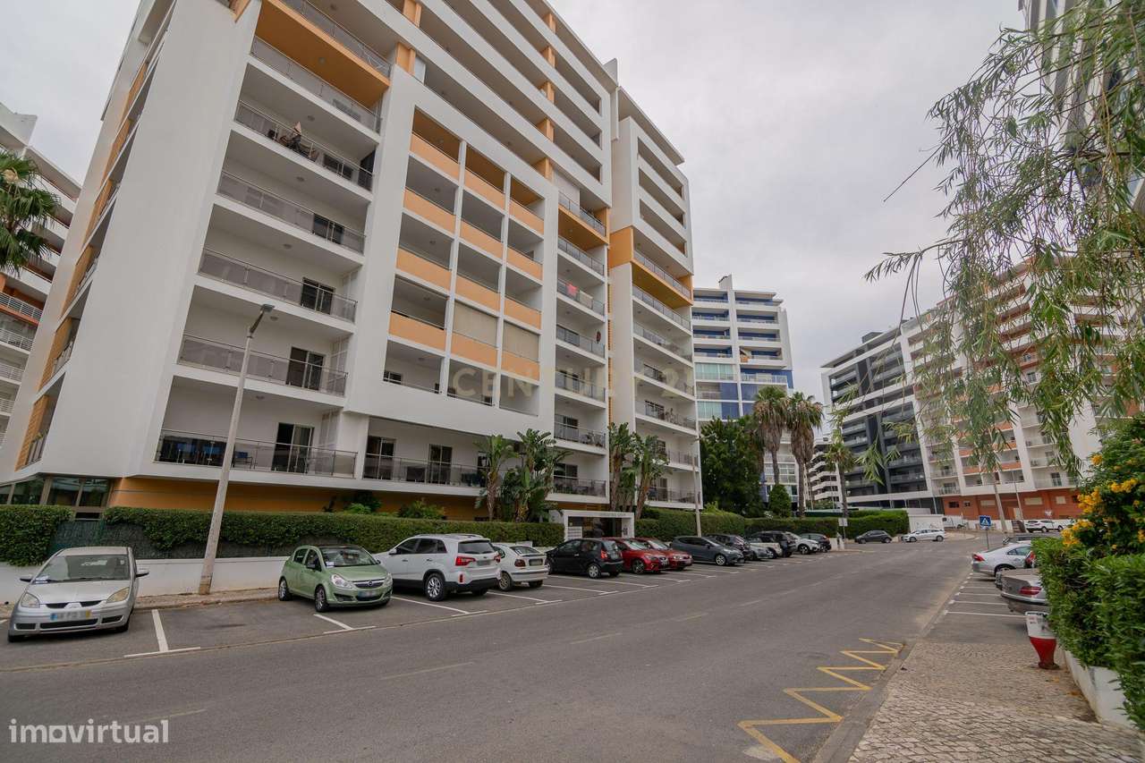 Apartamento T3 com Piscina e Garagem no Edifício Titã Praia da Rocha - Grande imagem: 4/59