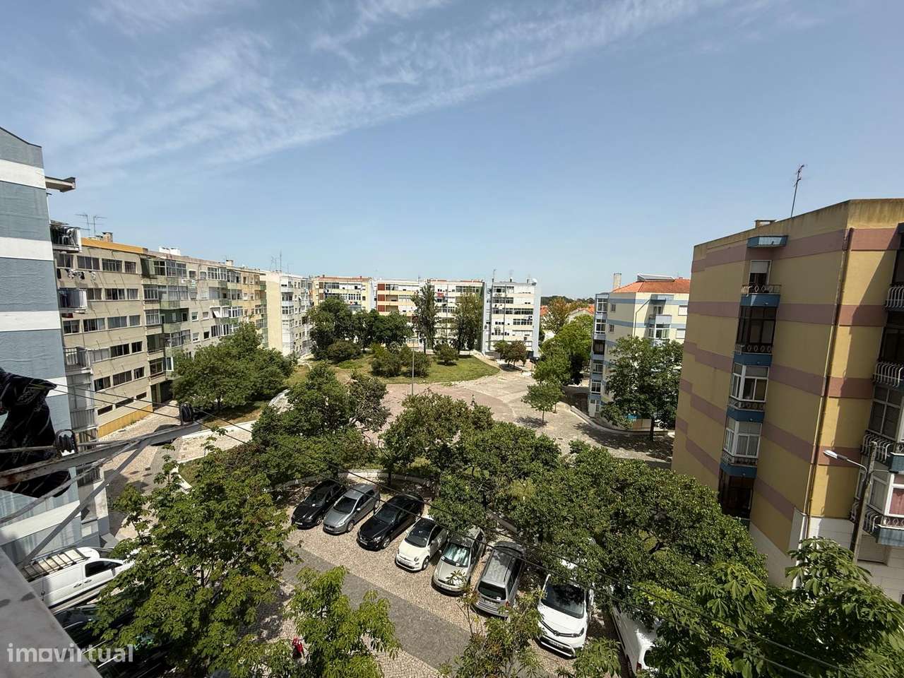 Apartamento T4 transformado em T3 no Laranjeiro, Almada-20