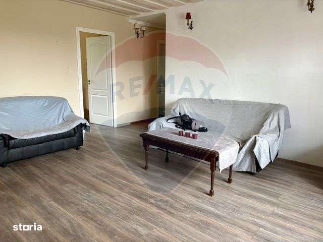 Casă / Vilă cu 4 camere de vânzare - Imagine principală: 4/20