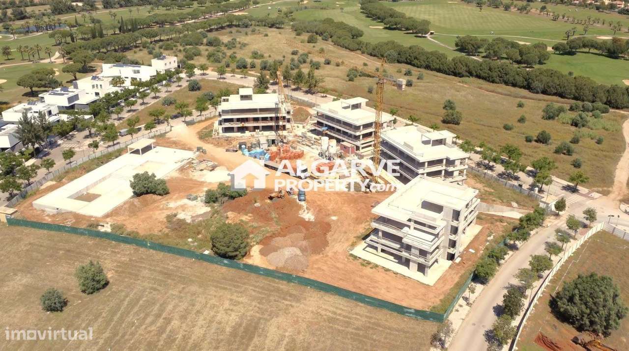 Elegante T2 no 2.º Andar com Rooftop Privado de 53 m² - Grande imagem: 3/50