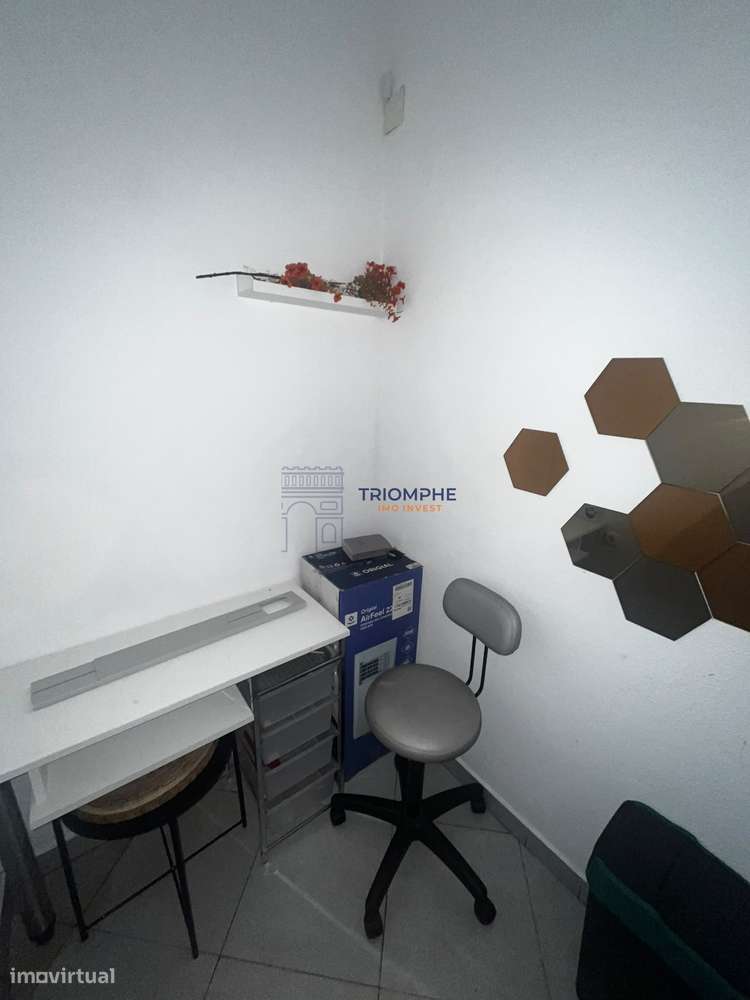 Estabelecimento Comercial em Sassoeiros-0