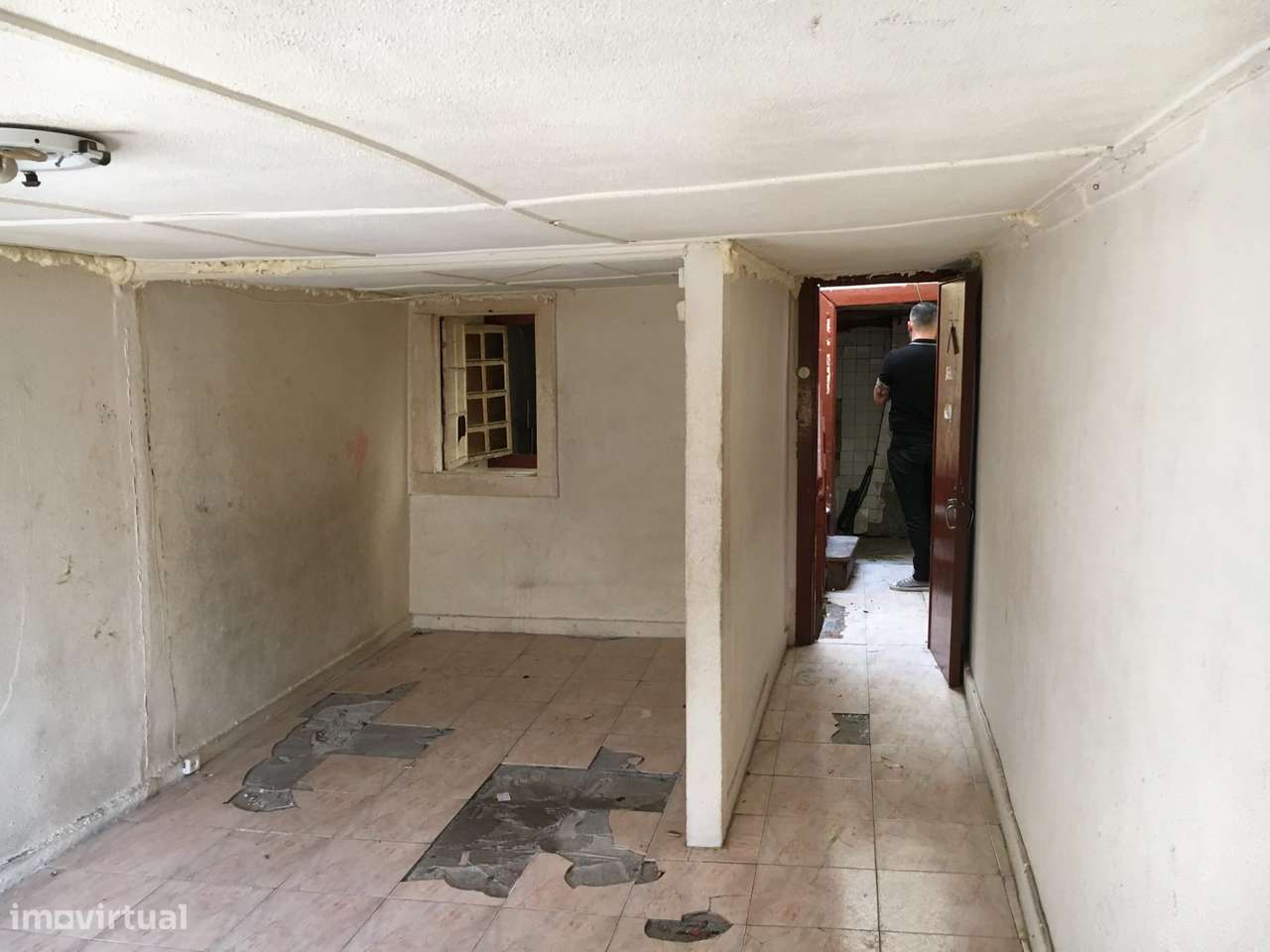 Vende-se Prédio para resuperar-5