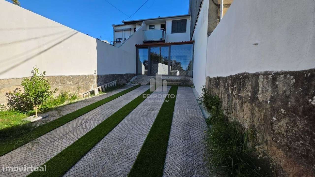 Espetacular Moradia T3 de Duas Frentes em Paranhos - Grande imagem: 4/29