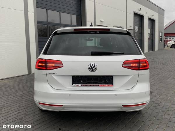 Volkswagen Passat Variant 2.0 TDI (BlueMotion Technology) Comfortline - 12