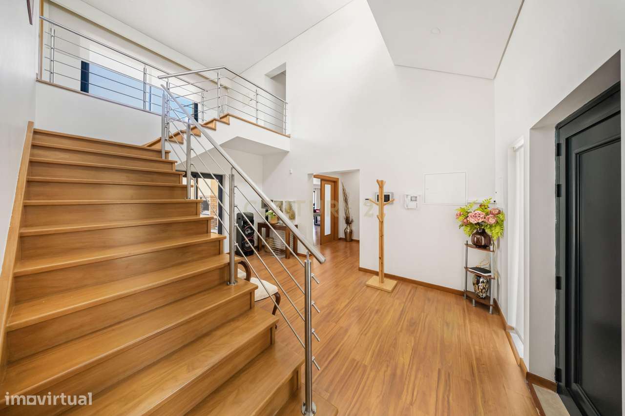 Moradia T5 em Soltróia, junto ao Soltróia Rio - Grande imagem: 3/40