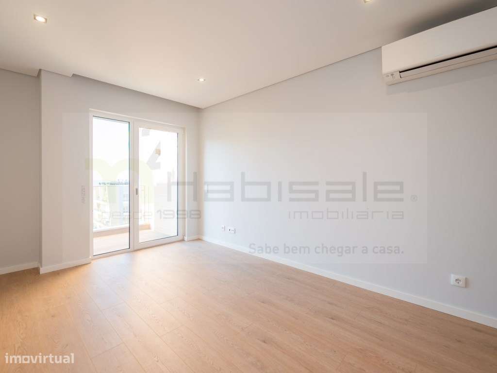 T3 Excelentes Acabamentos com Box Perto da Praia-14