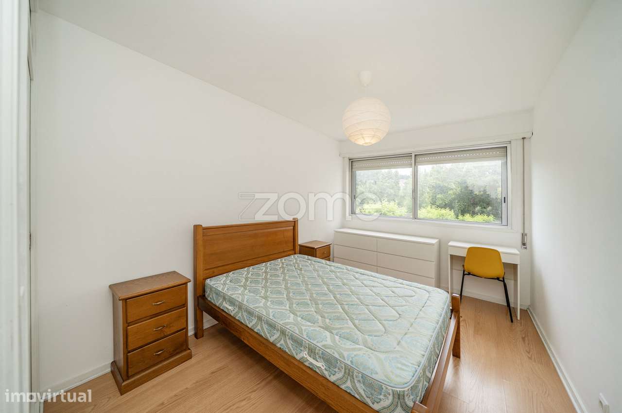 Apartamento T2 mobilado para arrendamento na Rua Magalhães Lima -Lo...