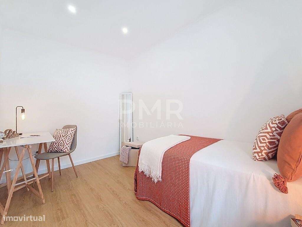 Moradia totalmente renovada com espaço exterior – Vale de Figueira-8