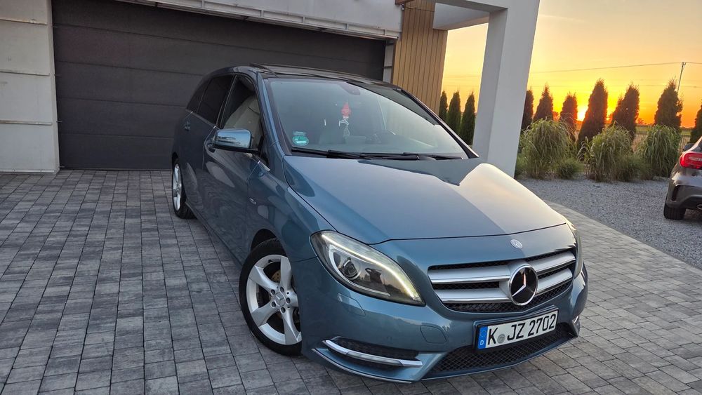 Mercedes-Benz B W246 (2011-2018) 200 (BlueEFFICIENCY) 2012