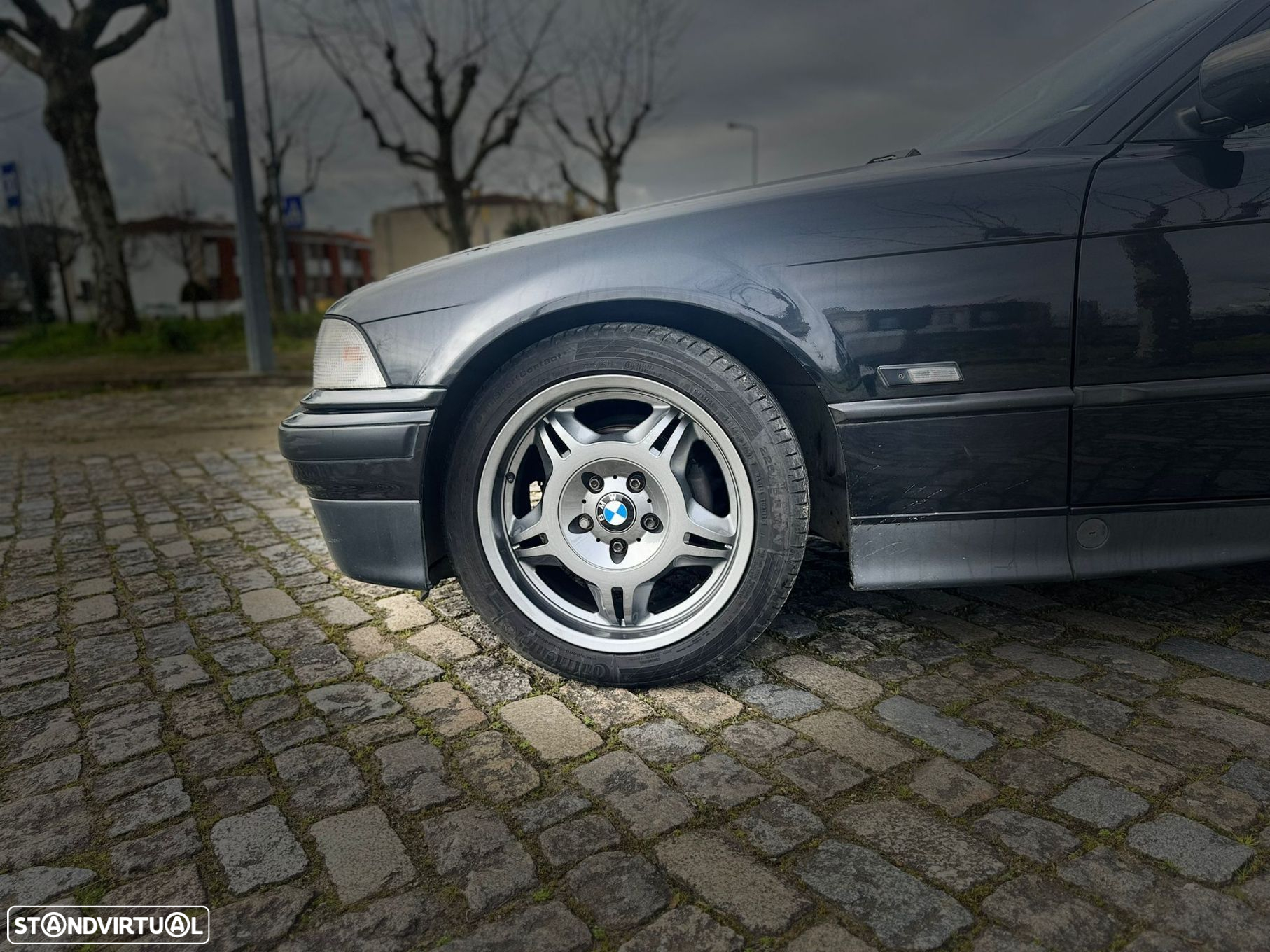 BMW 320 i Coupé - 14