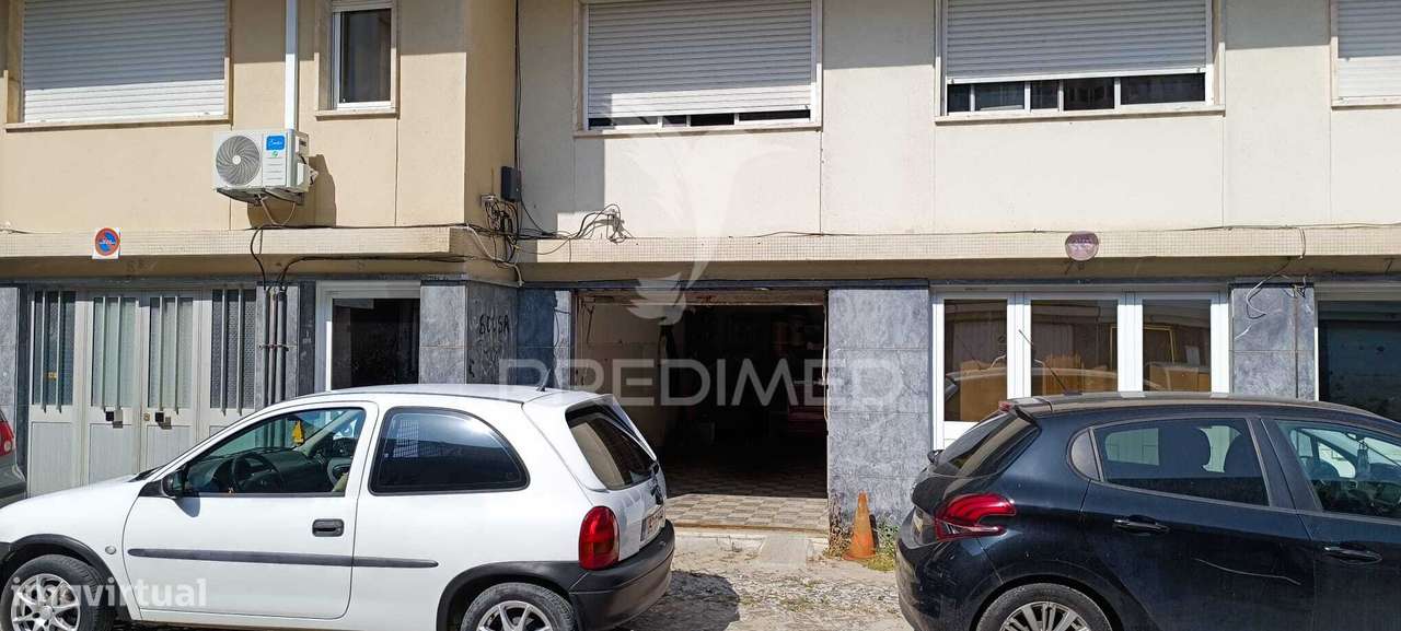 Garagem à Venda no centro do Laranjeiro na Praceta dos Álamos - 52.... - Grande imagem: 3/6