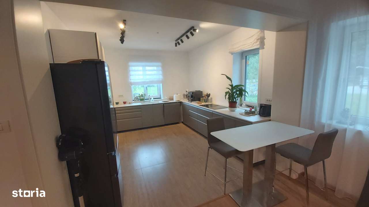 VILA  ultracentral Sos Unirii Corbeanca langa padure teren 1350 mp-7