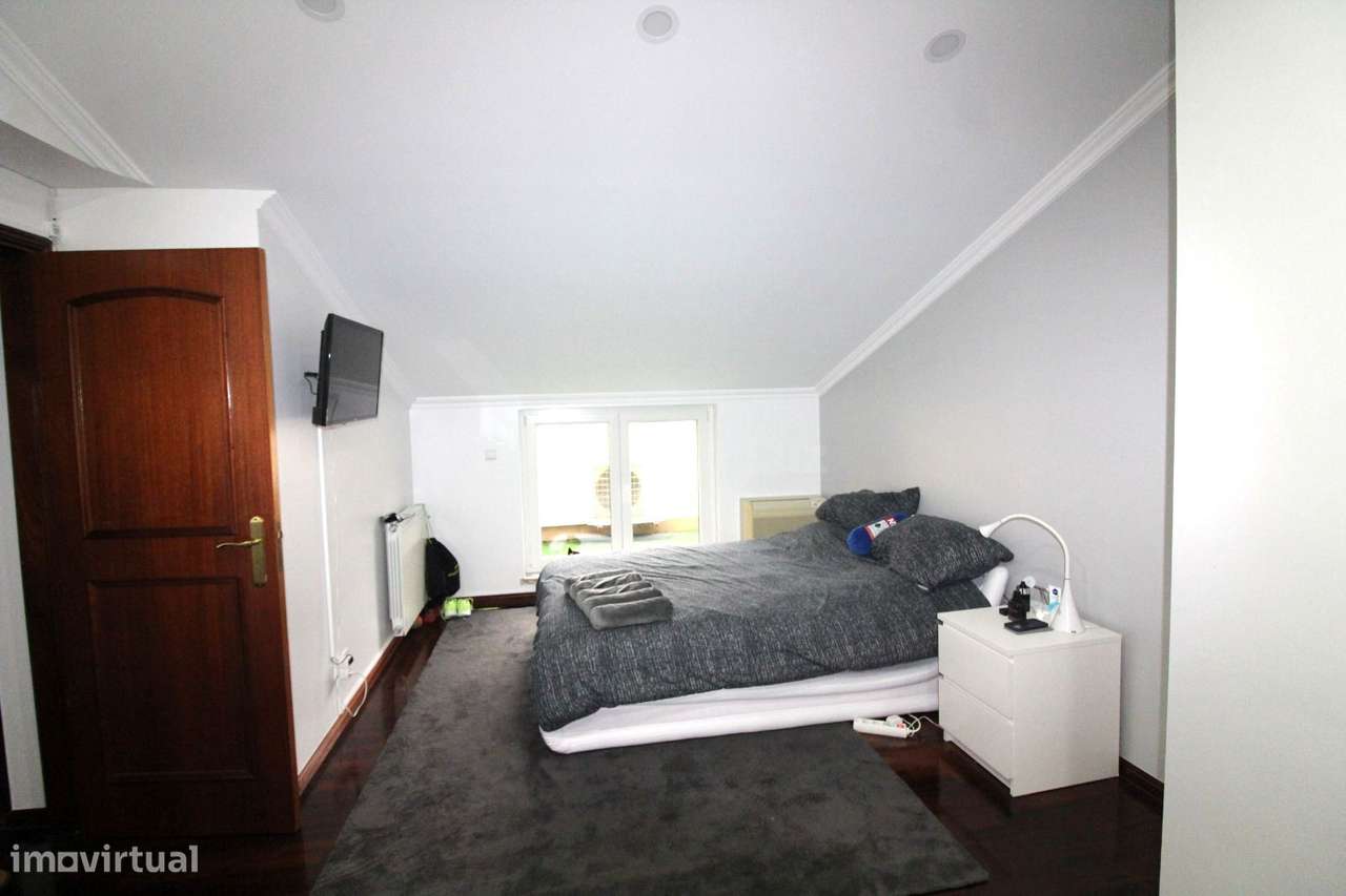 Apartamento T4 Duplex - Planalto, Leiria-13