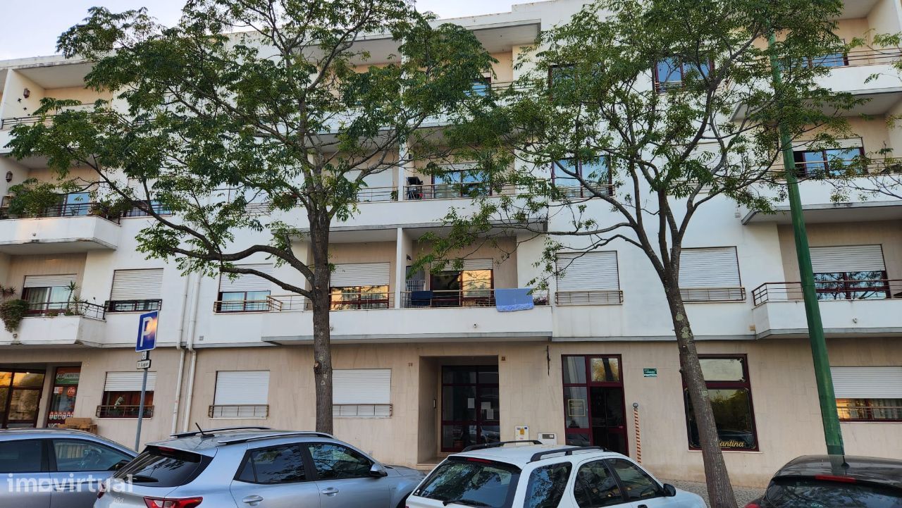 Apartamento Tipo T3 - Com Terraço - Centro - BAIXA PREÇO