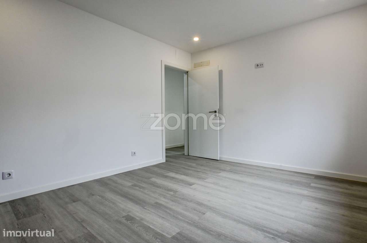 Apartamento T2 Remodelado com Garagem | Santa Clara | Coimbra-8