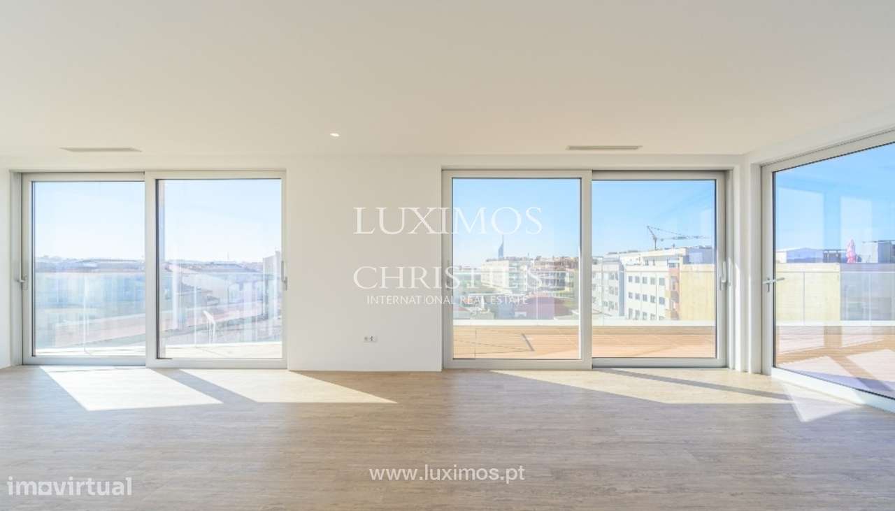 Penthouse com terraço, piscina e vistas de mar, à venda, em Vila do - Grande imagem: 5/23