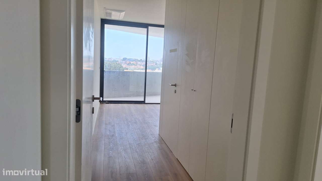 Apartamento T3 | 3 Suítes Varandas |Vista Rio Douro | Porto 2 Carros-5