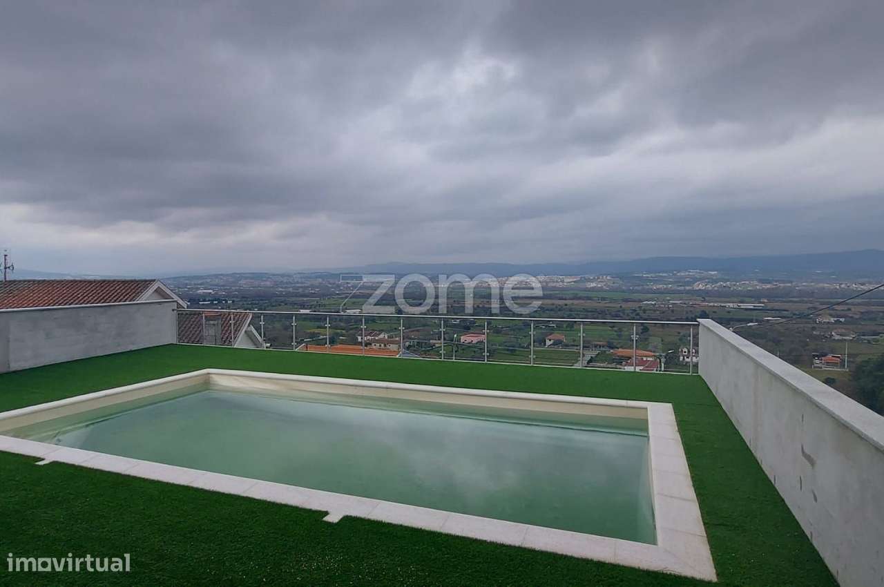 Casa Isolada em Chaves - Oportunidade em Construção! - Grande imagem: 2/19