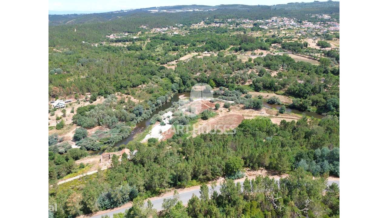 Quinta junto a Rio Alva c/ moradia T3-32