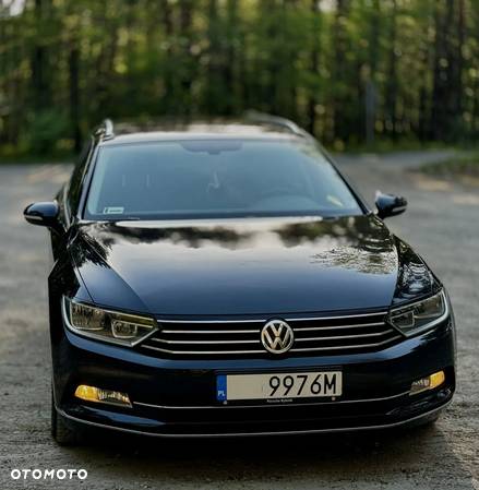 Volkswagen Passat - 1