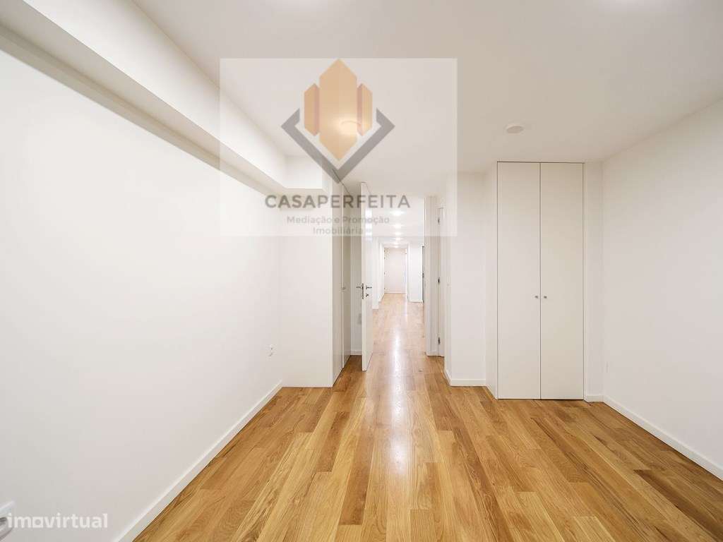 Luxuosa Moradia T4 a 150 metros da Praia - Madalena-19