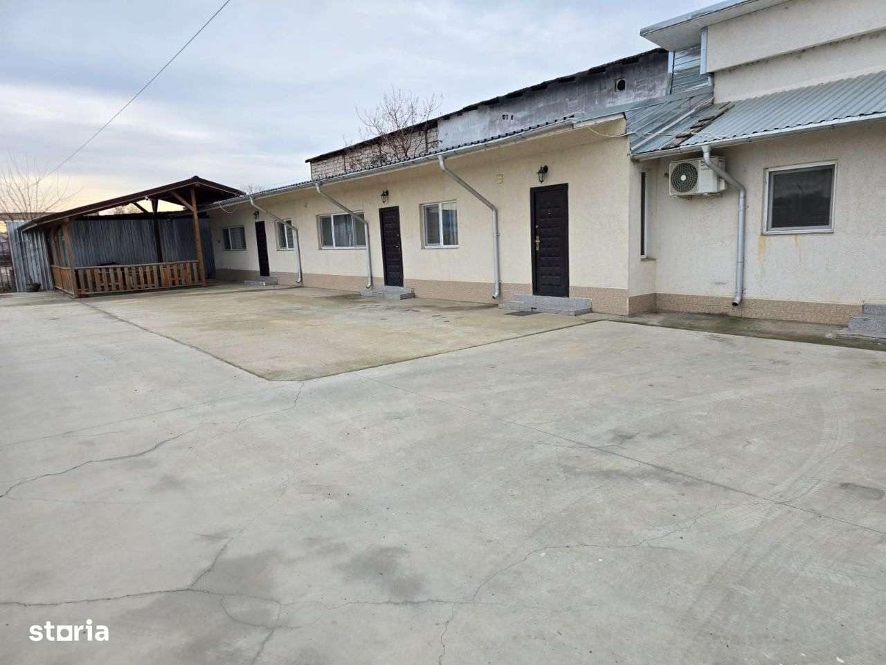 Vand /schimb constructii in suprafata de 977 mp+ teren aferent 1920 mp - Imagine principală: 2/6