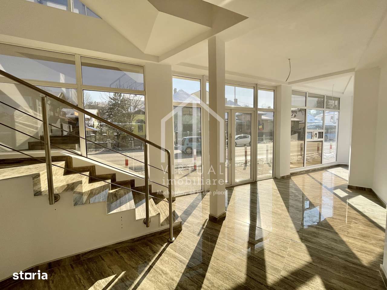 Spatiu comercial cu 8 camere, 5 bai, terasa - zona Centrala - Imagine principală: 1/20