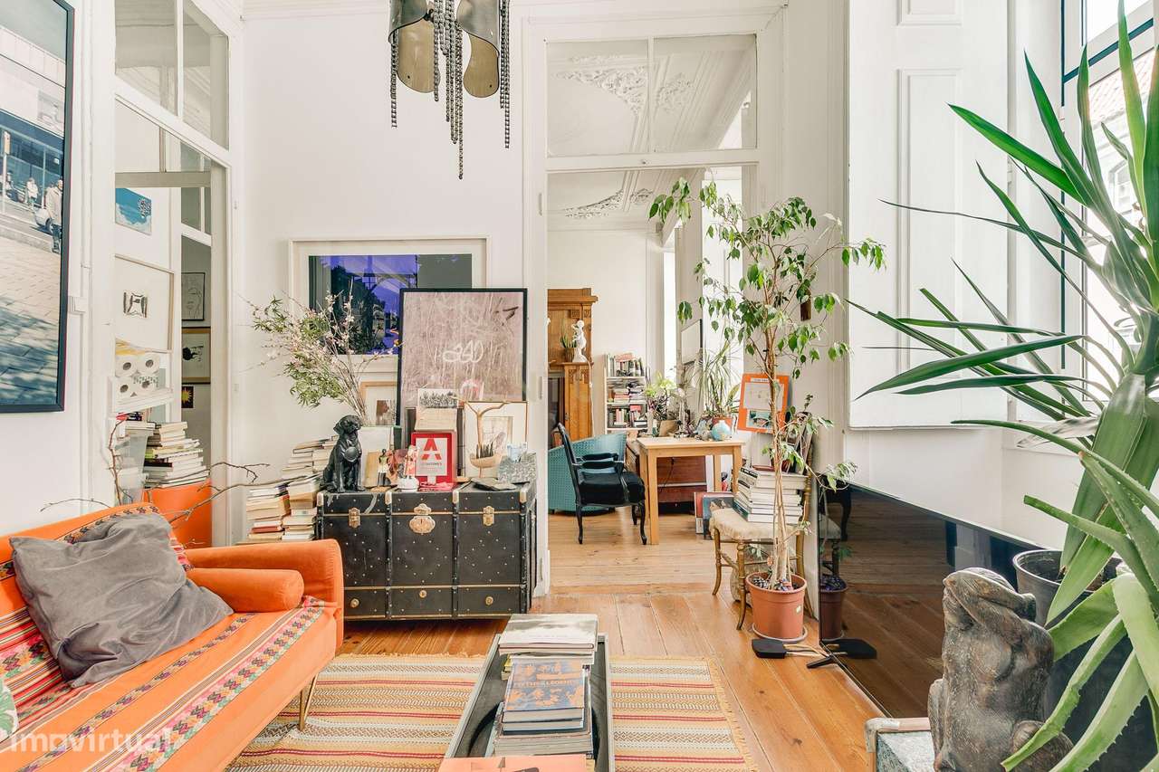 Apartamento remodelado com muita luz, tectos altos e boas áreas, no Ca - Grande imagem: 5/21