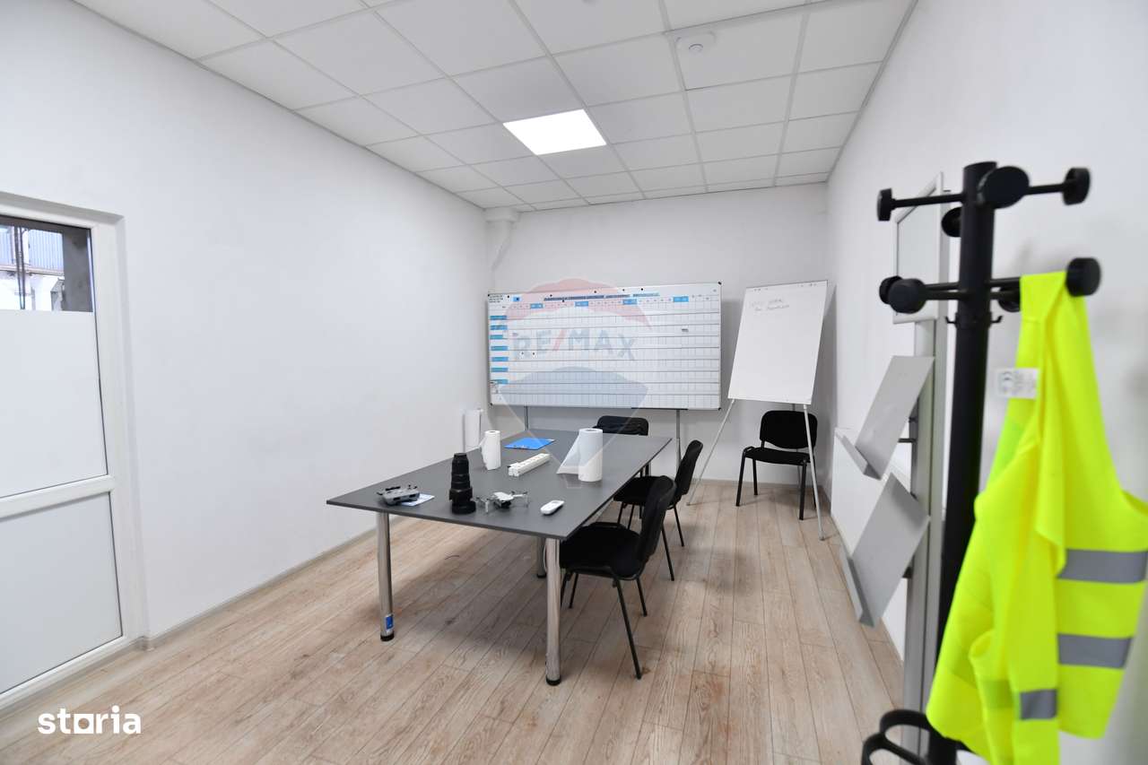 Teren industrial 35.000 mp cu hale de productie Craiova - Imagine principală: 4/13