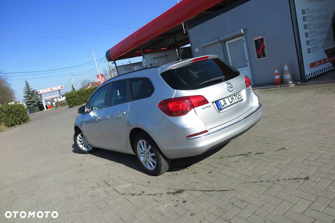 Opel Astra 1.4 Turbo Design Edition - 9