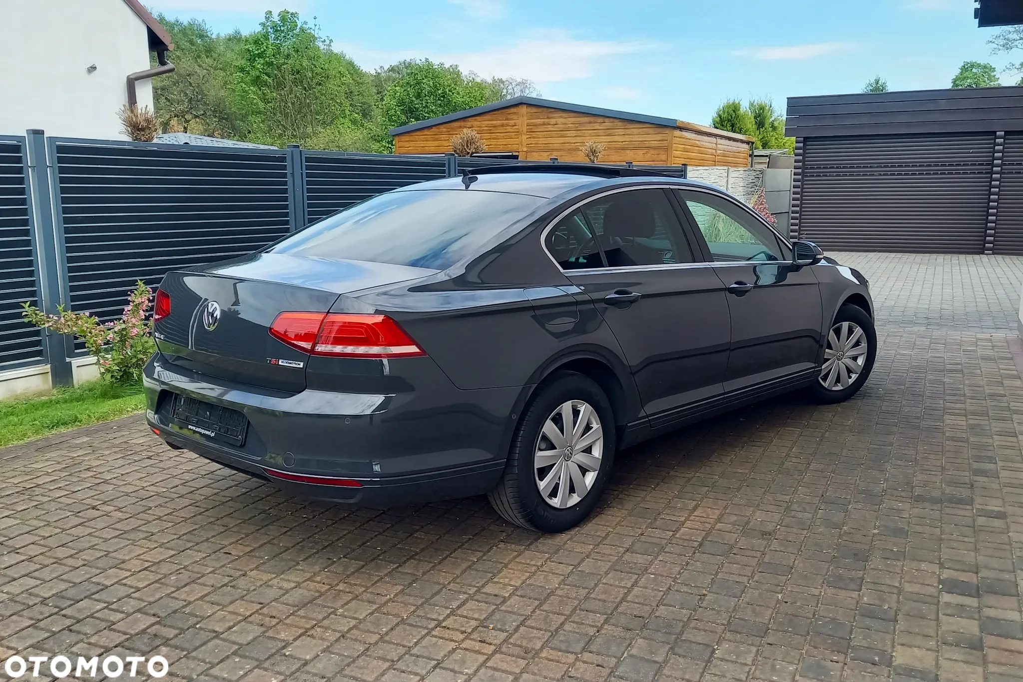 Volkswagen Passat - 4