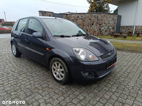 Ford Fiesta 1.4 Ambiente - 1