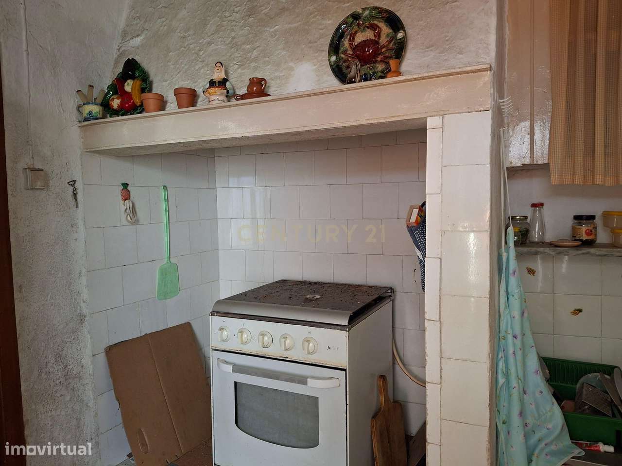 Moradia para Recuperação no Montijo com Jardim e Garagem-4