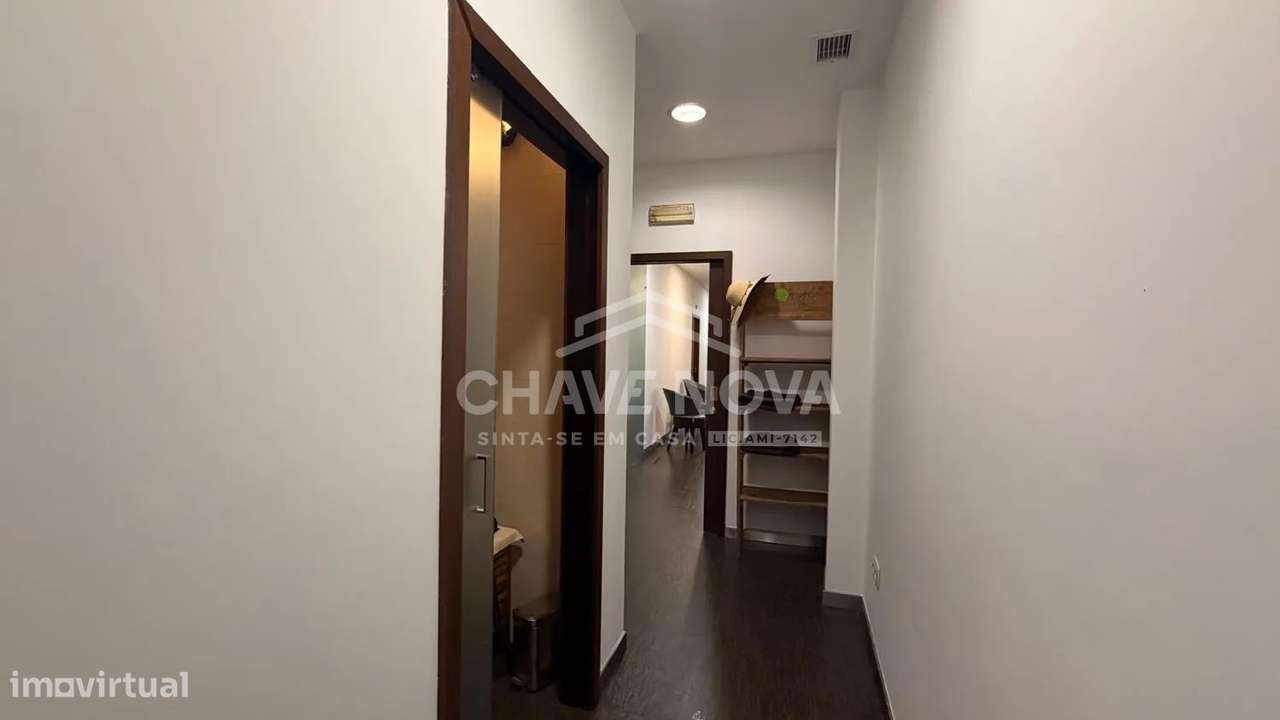 Loja com 150m2 em Costa Cabral perto do Metro Combatentes - Porto - Grande imagem: 4/13