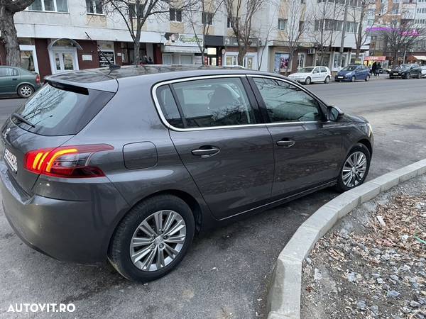 Peugeot 308 1.2 L PureTech Turbo S&S Allure Aut. - 15