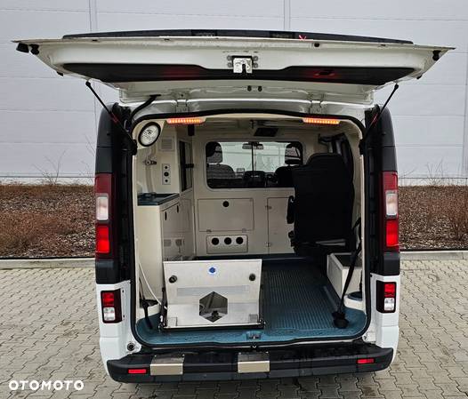 Opel Vivaro KARETKA / AMBULANS - 10