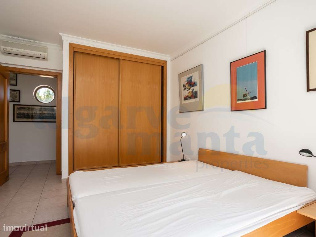 Moradia T5 com Jardim e Piscina + Lote Urbano para construção - Cas...-25